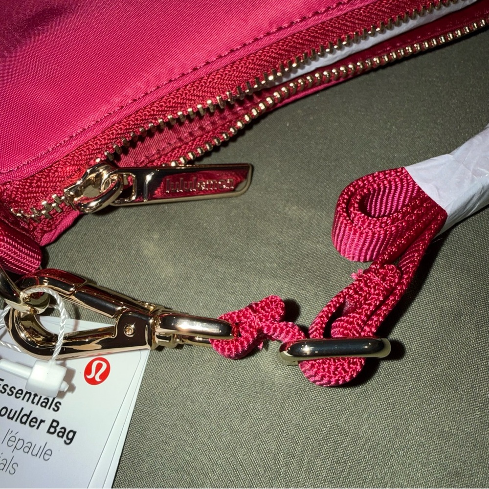 Lulu Lemon City Essentials Mini Shoulder Bag 1L - Picture 11 of 13